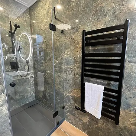 アパート Cityluxandloft 1 Bestern セゲド